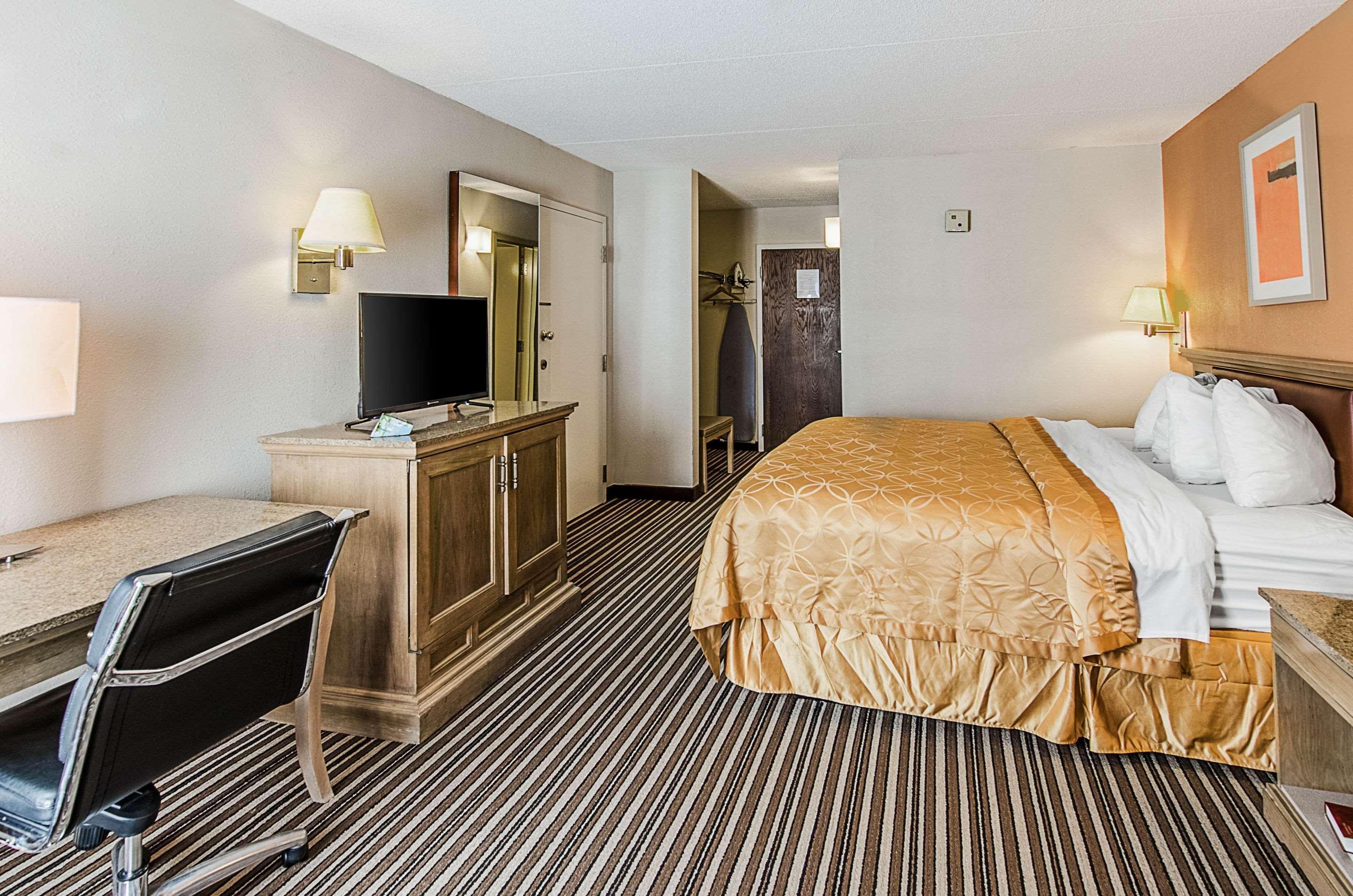 Econo Lodge Inn & Suites - Norton Extérieur photo