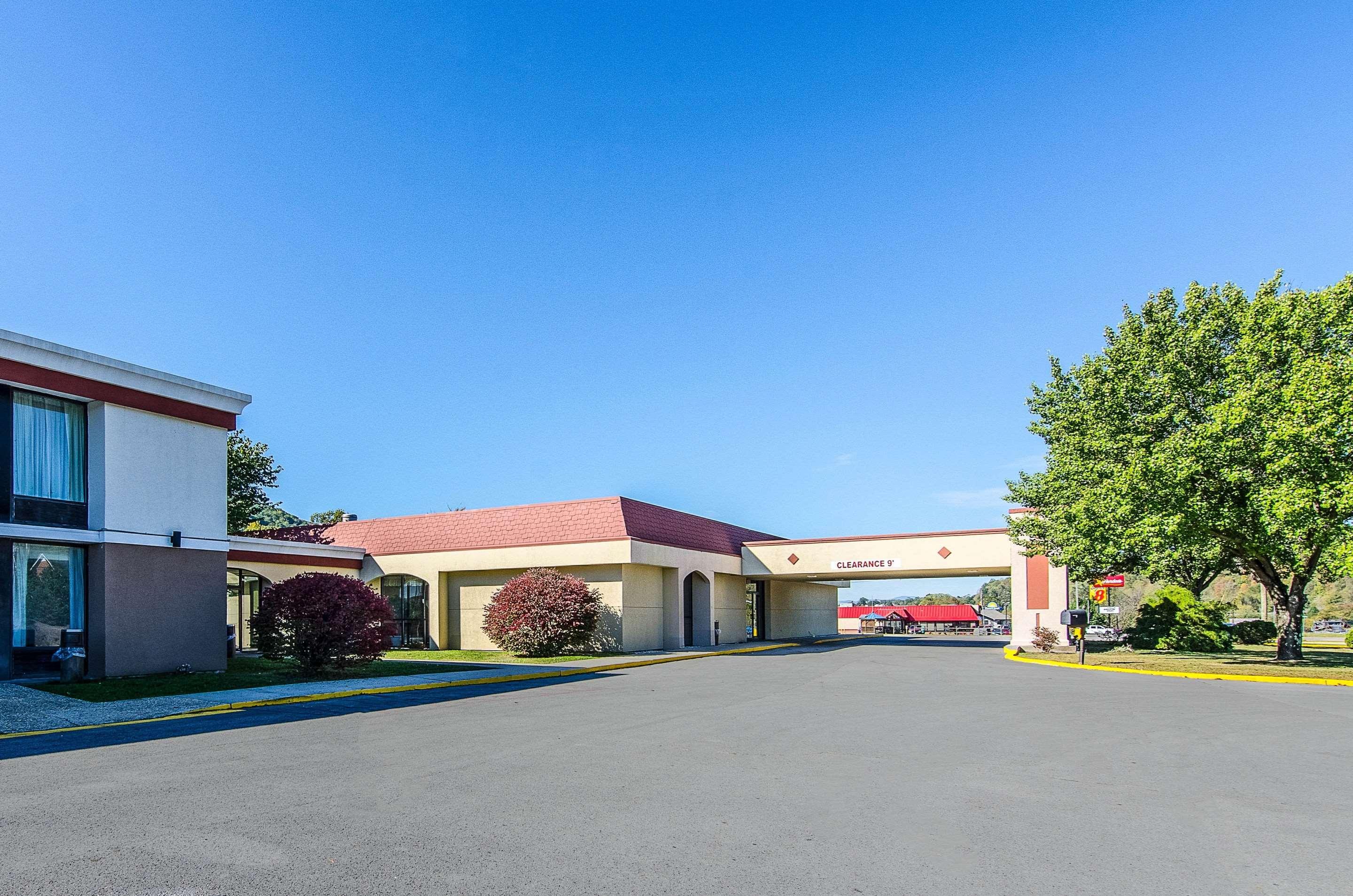 Econo Lodge Inn & Suites - Norton Extérieur photo
