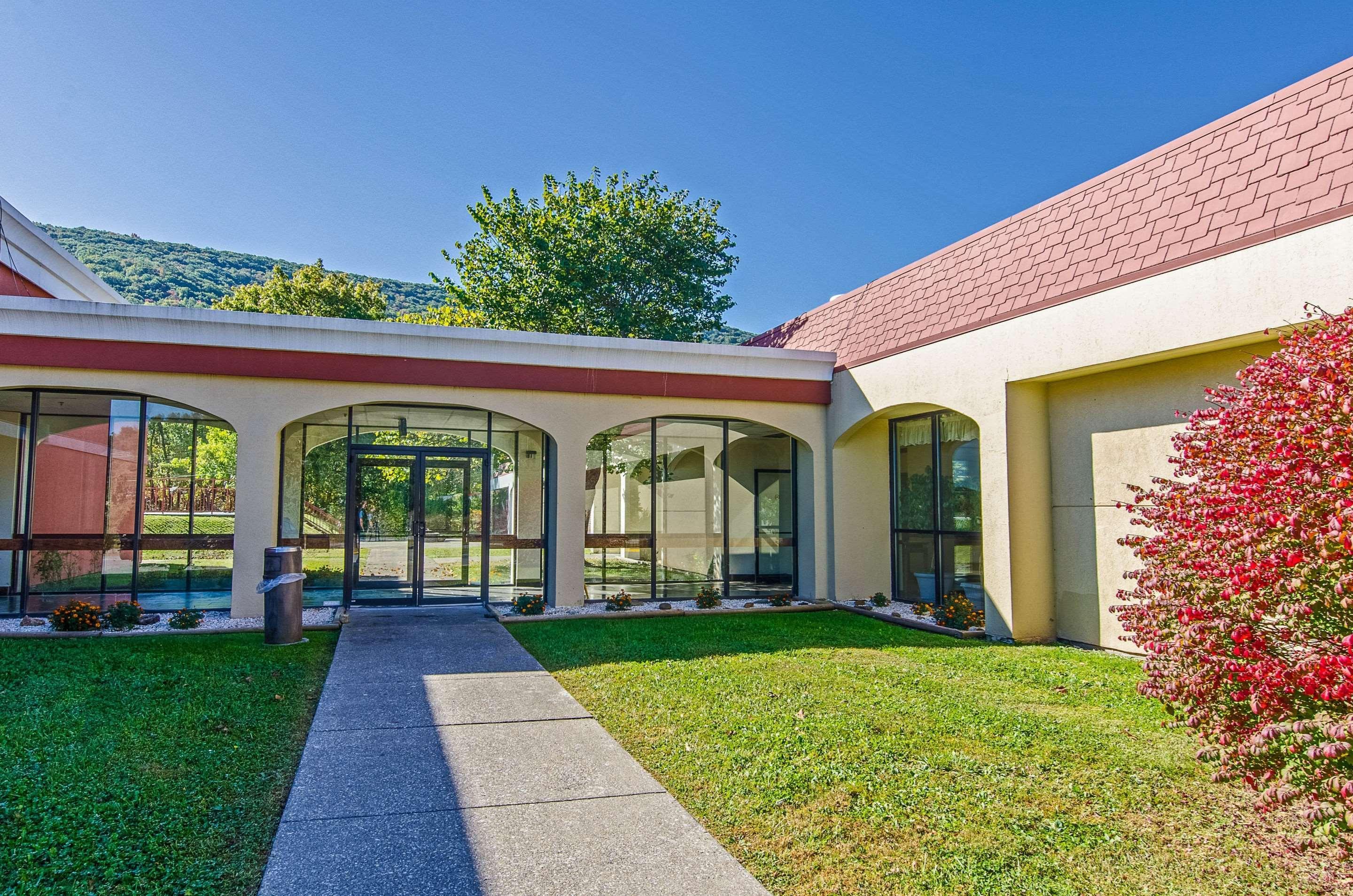 Econo Lodge Inn & Suites - Norton Extérieur photo