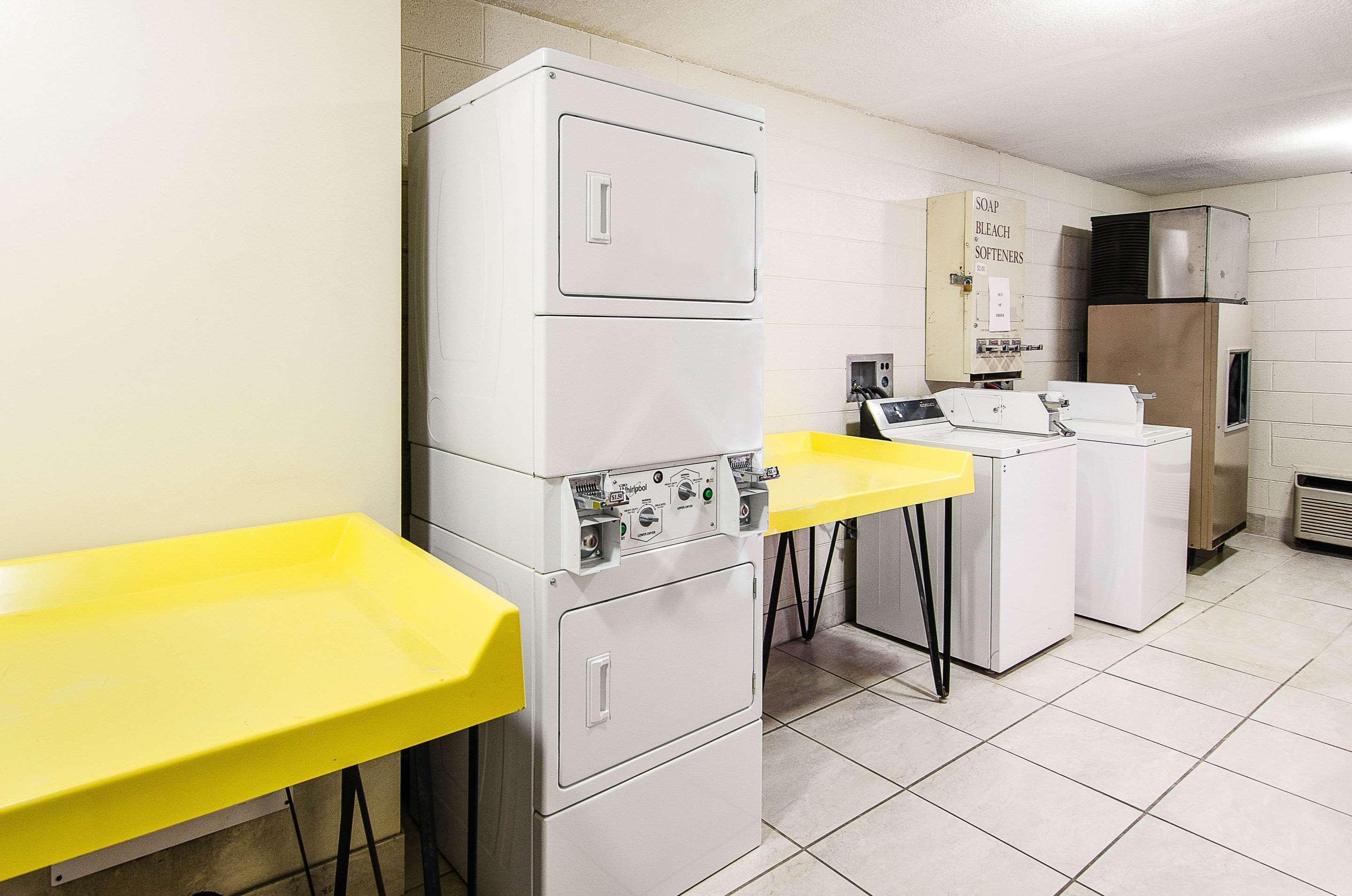 Econo Lodge Inn & Suites - Norton Extérieur photo