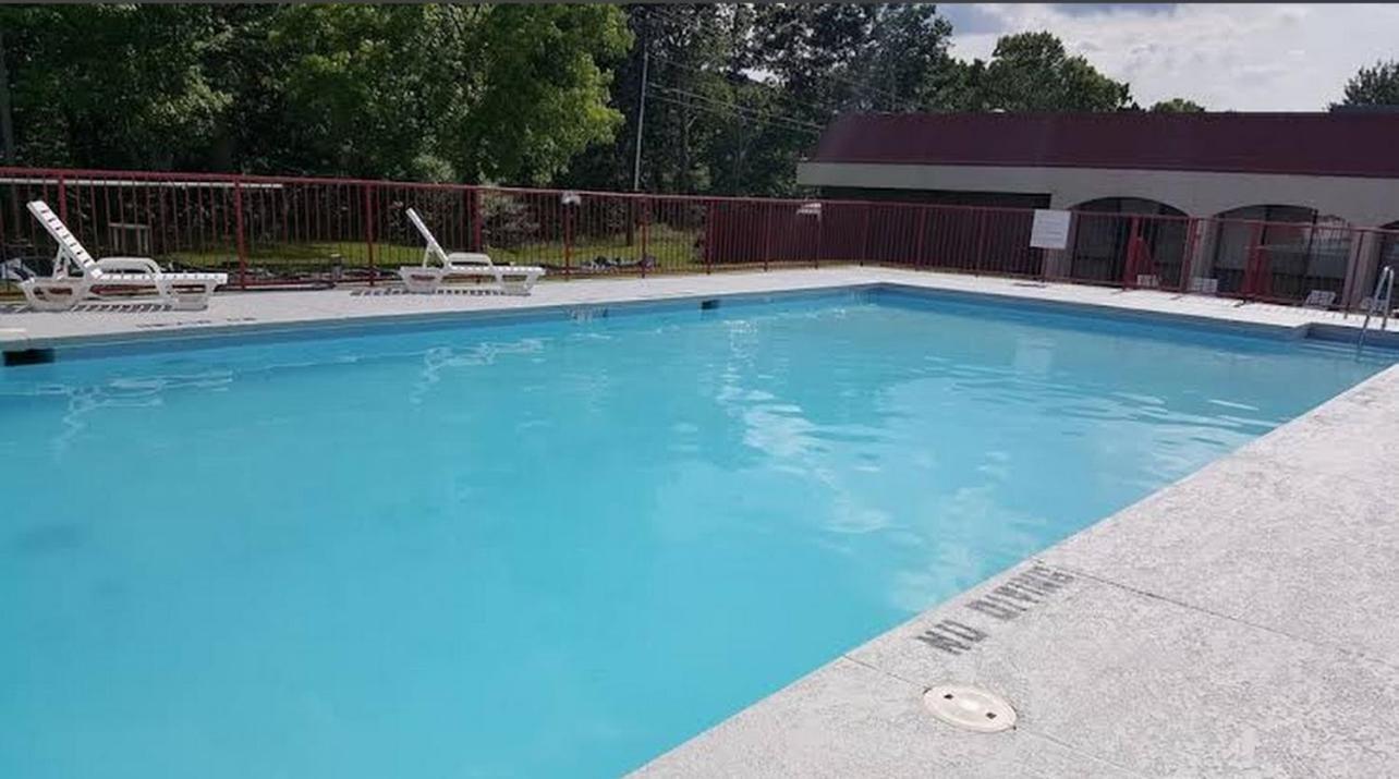 Econo Lodge Inn & Suites - Norton Extérieur photo