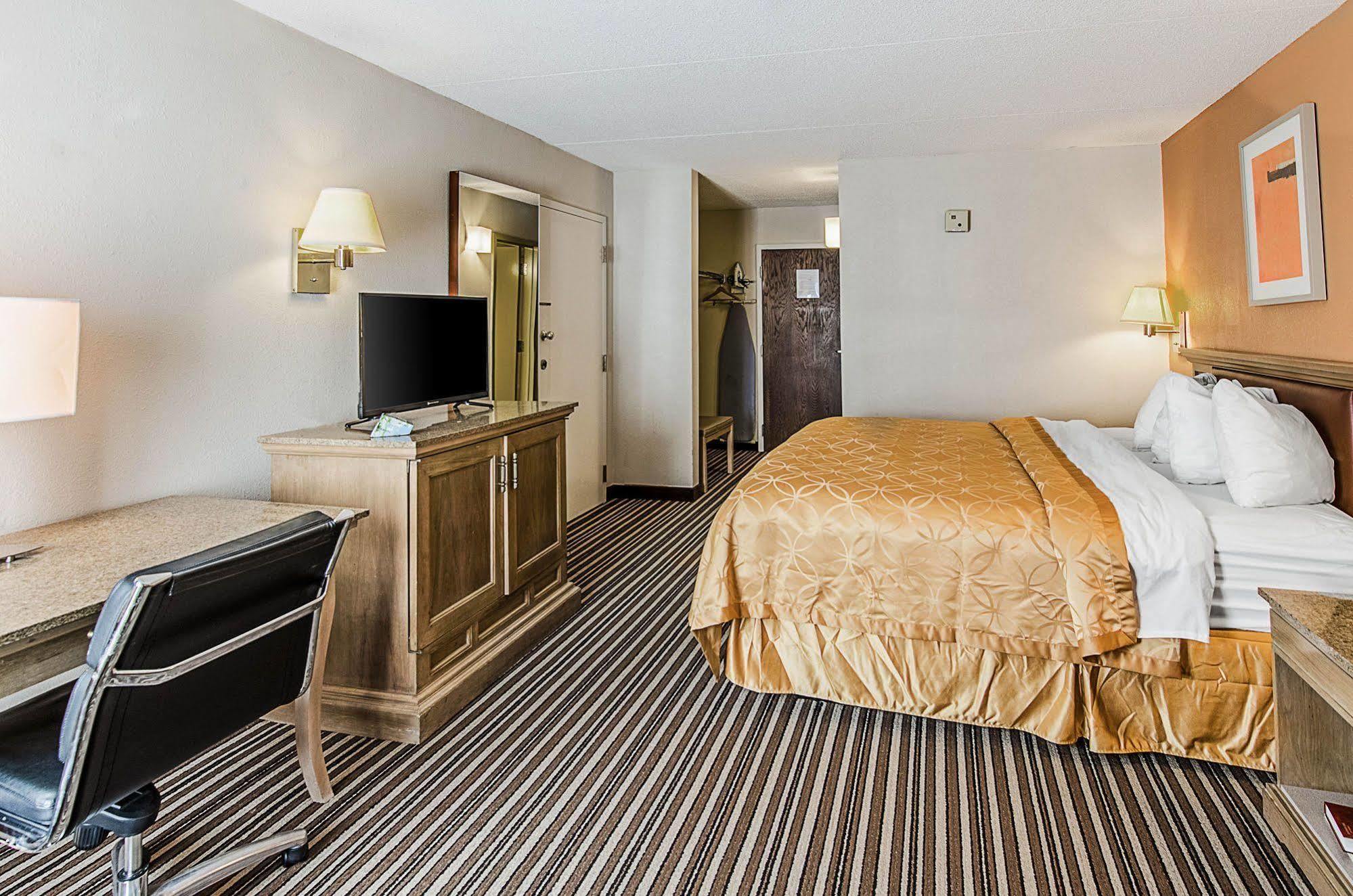 Econo Lodge Inn & Suites - Norton Extérieur photo