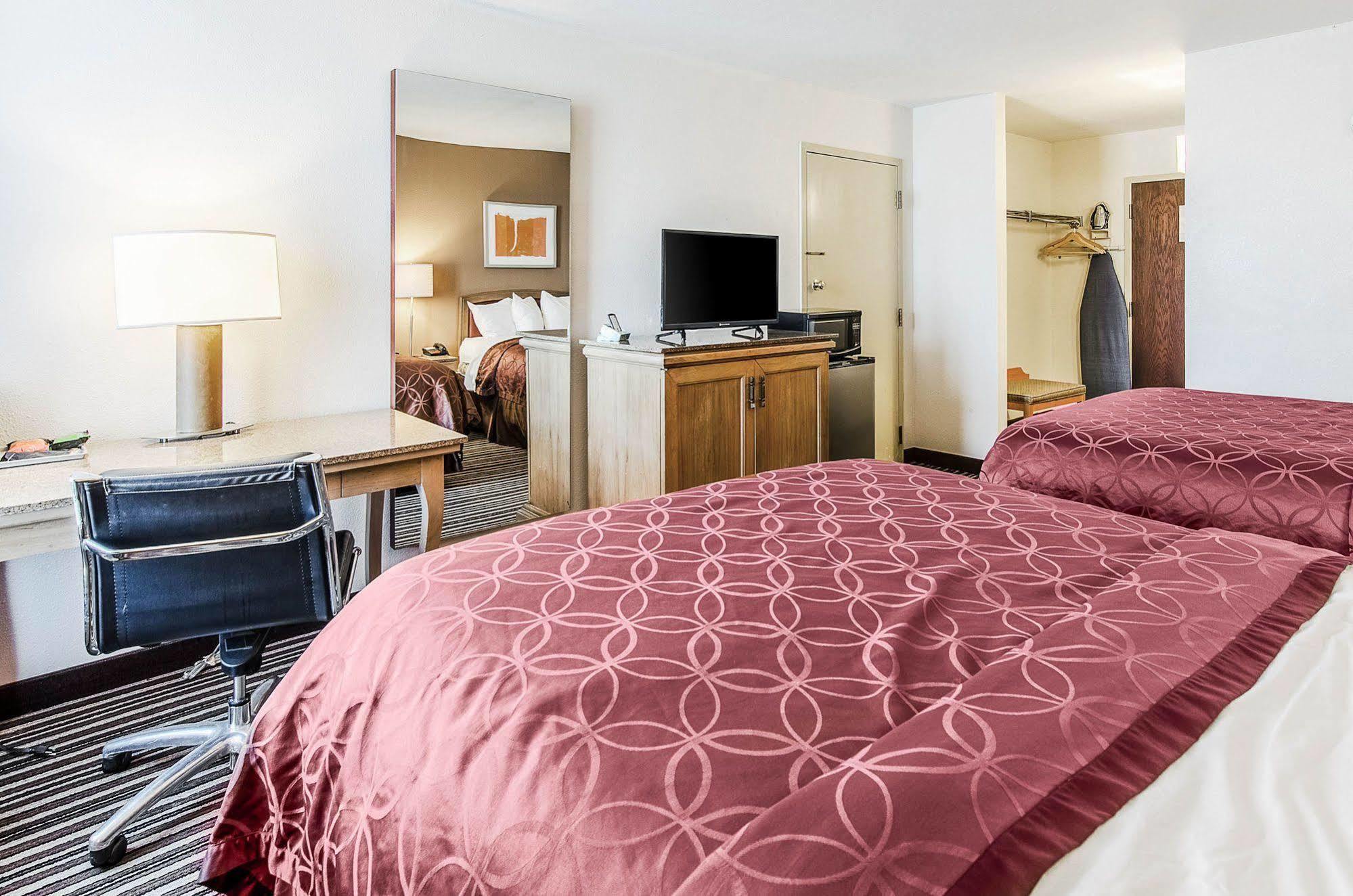 Econo Lodge Inn & Suites - Norton Extérieur photo